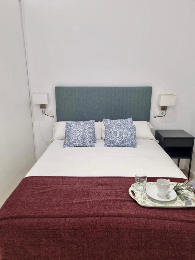 Apartamentos Rg Hospital Valme 세비야 외부 사진