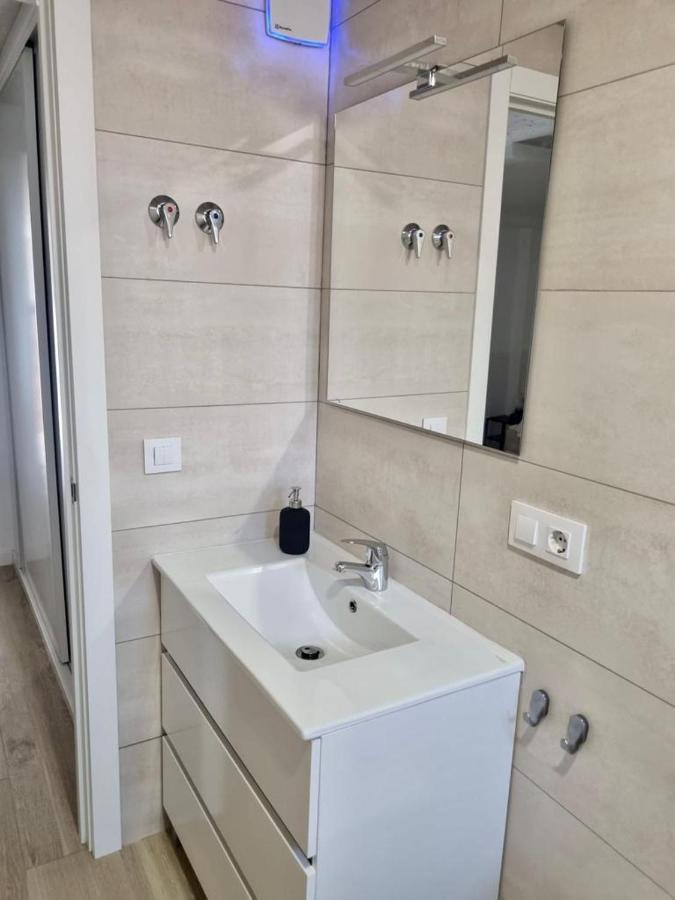 Apartamentos Rg Hospital Valme 세비야 외부 사진