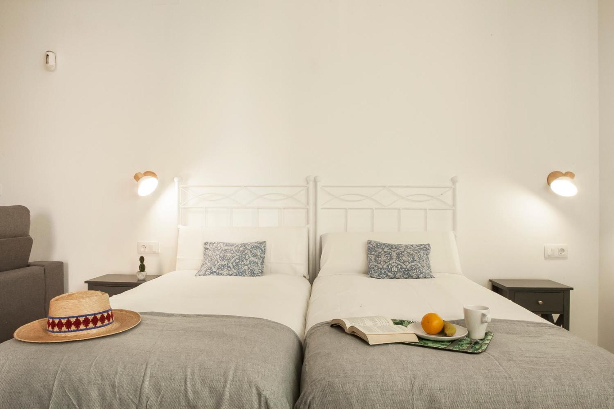 Apartamentos Rg Hospital Valme 세비야 외부 사진
