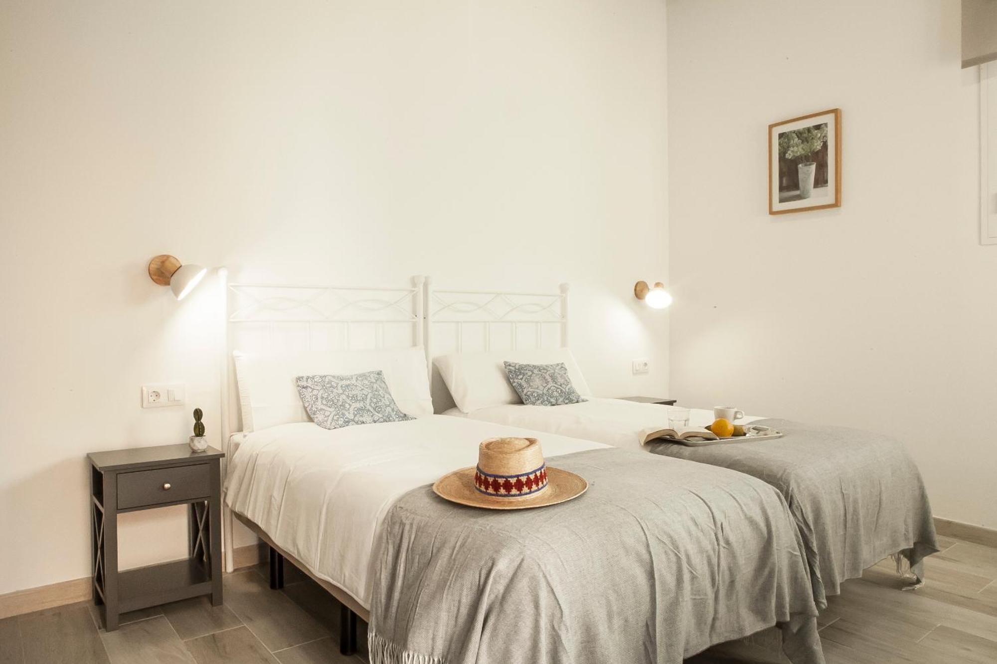 Apartamentos Rg Hospital Valme 세비야 외부 사진