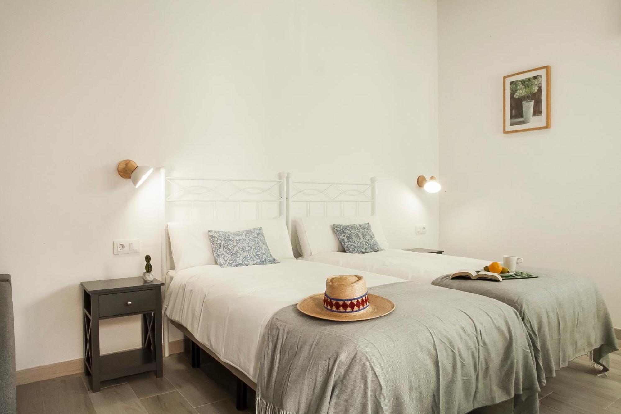 Apartamentos Rg Hospital Valme 세비야 외부 사진