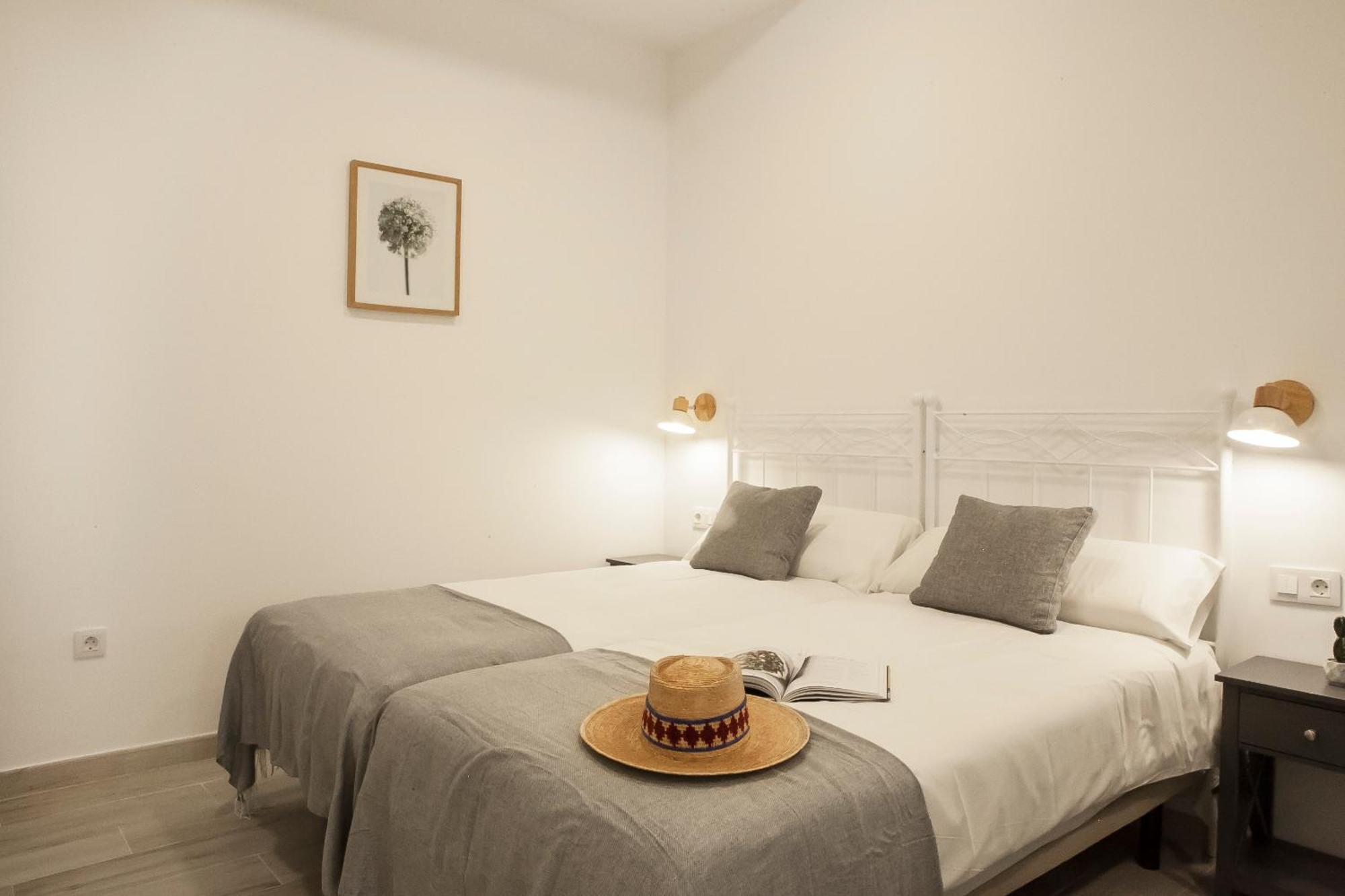 Apartamentos Rg Hospital Valme 세비야 외부 사진